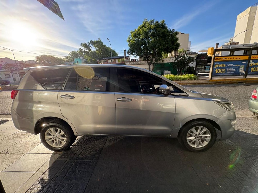 Toyota Innova Sr — foto 13